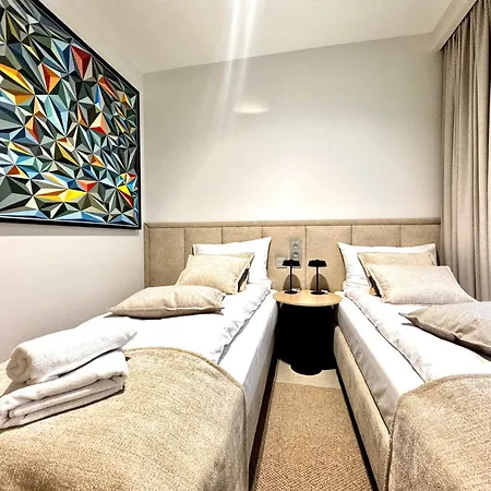 Salvador Center Premium